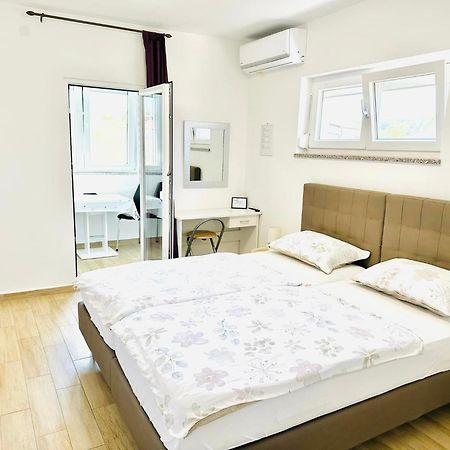 Apartmani Marco,Lukas,Patrick,David,Blizu Centra I Mora Sa Free Privatnim Parkingom Pula Zewnętrze zdjęcie
